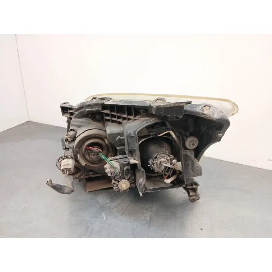 Faro Derecho para Toyota Avensis (_T25_)