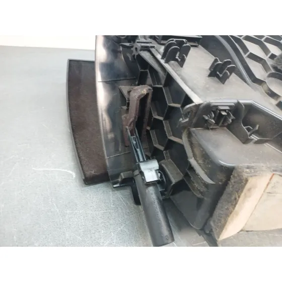 Guantera para Bmw 1 (F20)