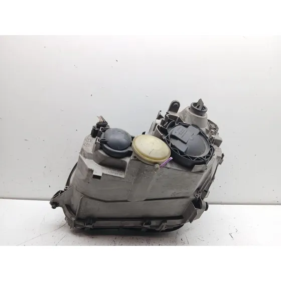 Faro Derecho para Mercedes-Benz Clase C (W203)
