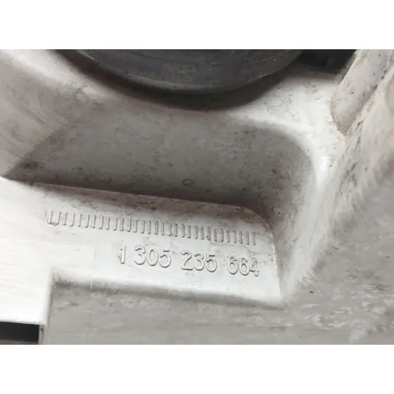 Faro Derecho para Mercedes-Benz Clase C (W203)