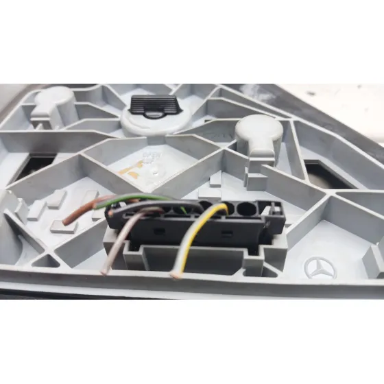 Piloto Trasero Derecho para Mercedes-Benz Clase C (W203)