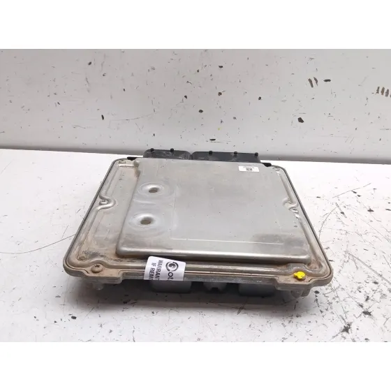 Centralita Motor Uce para Volkswagen Passat B6 (3C2)