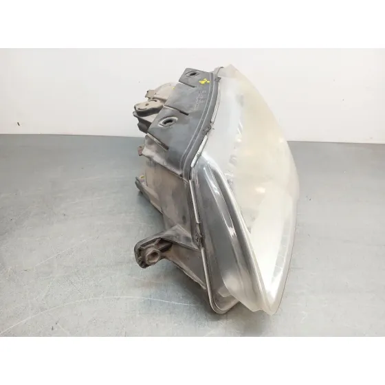 Faro Izquierdo para Volkswagen Passat B6 (3C2)