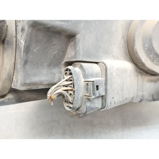 Faro Izquierdo para Volkswagen Passat B6 (3C2)