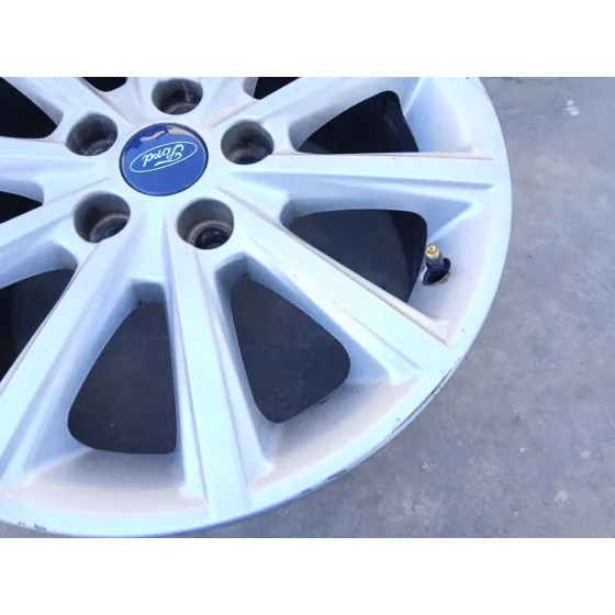Llanta para Ford Focus Iii