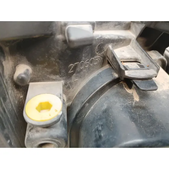 Faro Izquierdo para Ford Focus C-Max (Dm2)