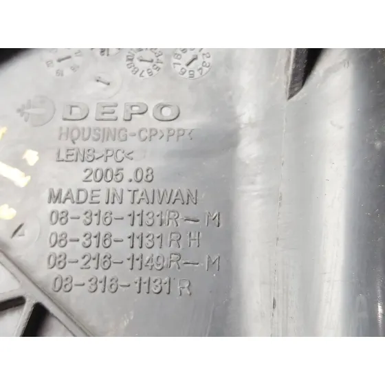 Faro Derecho para Mazda 3 (Bk)