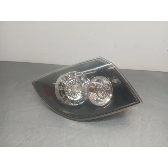 Piloto Trasero Izquierdo para Mazda 3 (Bk)