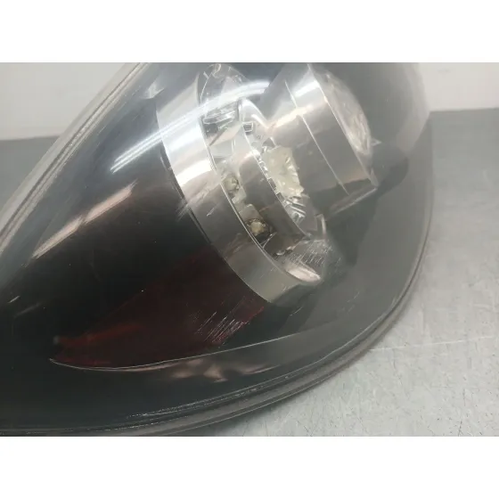 Piloto Trasero Izquierdo para Mazda 3 (Bk)