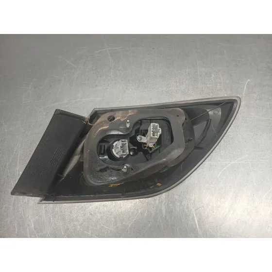 Piloto Trasero Izquierdo para Mazda 3 (Bk)