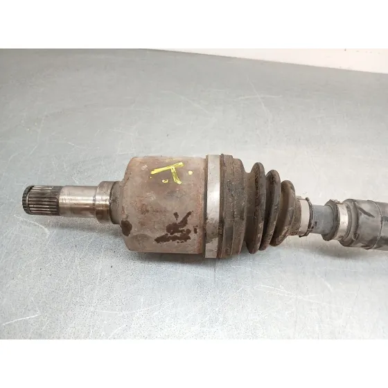 Transmision Delantera Izquierda para Mazda 3 (Bk)