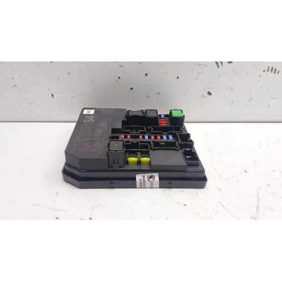 Caja Reles / Fusibles para Nissan Juke (F15)