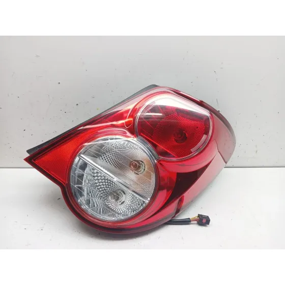 Piloto Trasero Derecho para Chevrolet Aveo Sedan (T300)