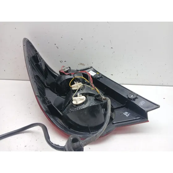 Piloto Trasero Derecho para Chevrolet Aveo Sedan (T300)