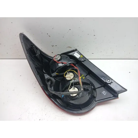 Piloto Trasero Derecho para Chevrolet Aveo Sedan (T300)