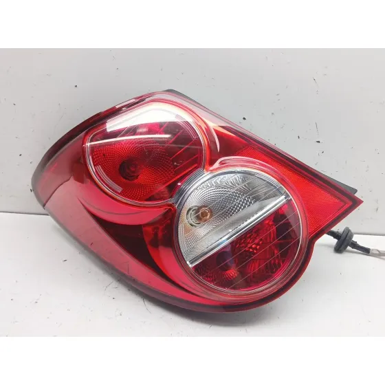 Piloto Trasero Izquierdo para Chevrolet Aveo Sedan (T300)
