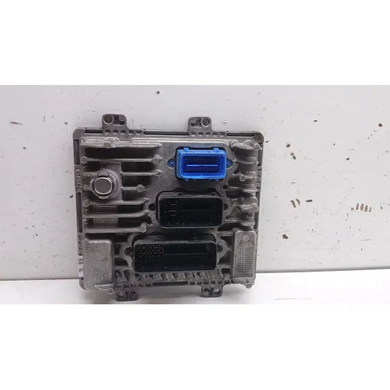 Centralita Motor Uce para Opel Astra J (P10)