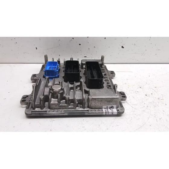 Centralita Motor Uce para Opel Astra J (P10)