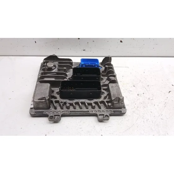 Centralita Motor Uce para Opel Astra J (P10)