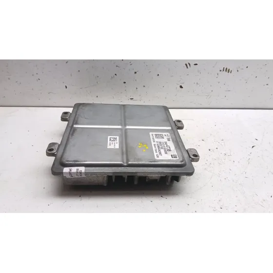 Centralita Motor Uce para Opel Astra J (P10)