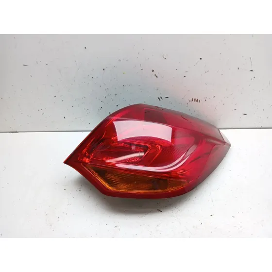 Piloto Trasero Derecho para Opel Astra J (P10)