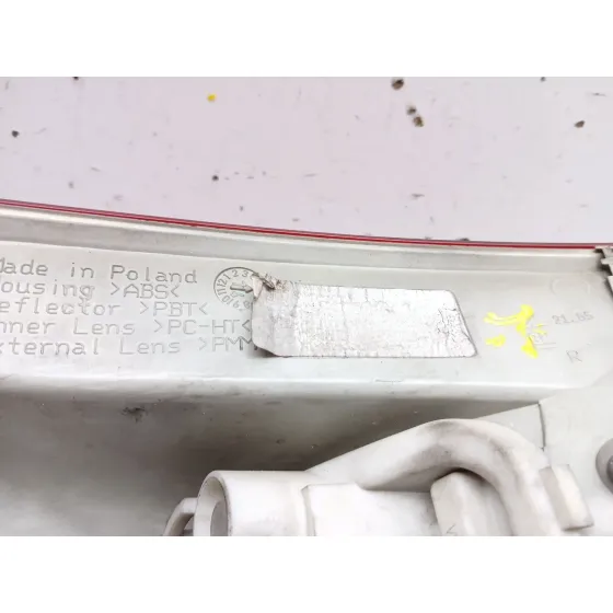 Piloto Trasero Derecho para Opel Astra J (P10)