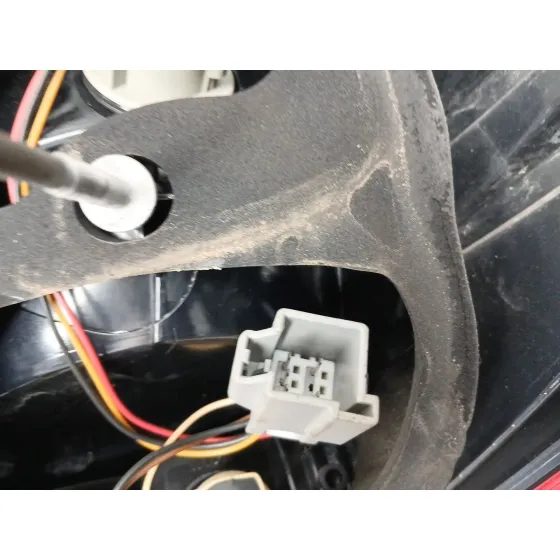 Piloto Trasero Izquierdo para Ford Fiesta Vi (Cb1, Ccn)