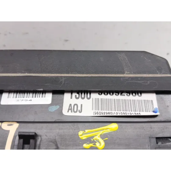 Caja Reles / Fusibles para Chevrolet Aveo Sedan (T300)