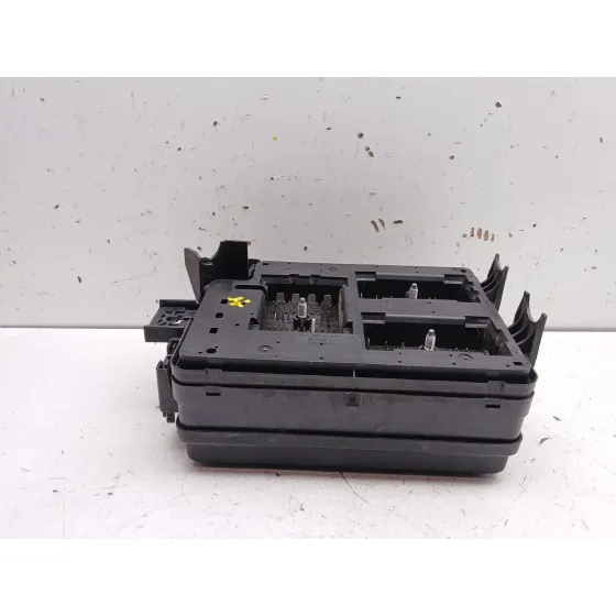 Caja Reles / Fusibles para Chevrolet Aveo Sedan (T300)
