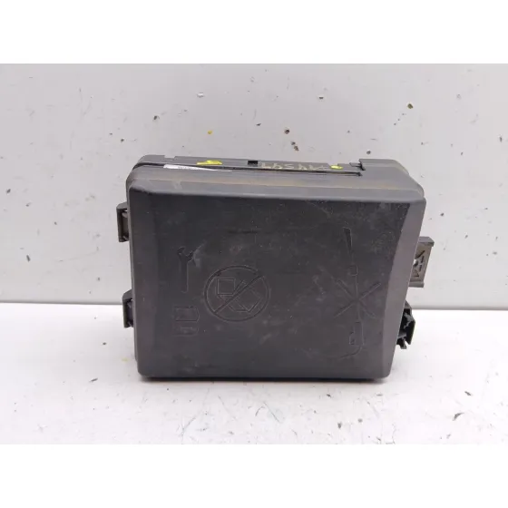 Caja Reles / Fusibles para Chevrolet Aveo Sedan (T300)