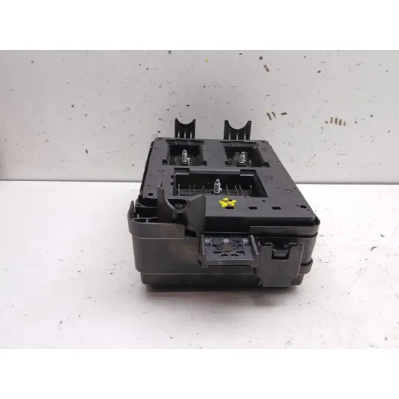 Caja Reles / Fusibles para Chevrolet Aveo Sedan (T300)