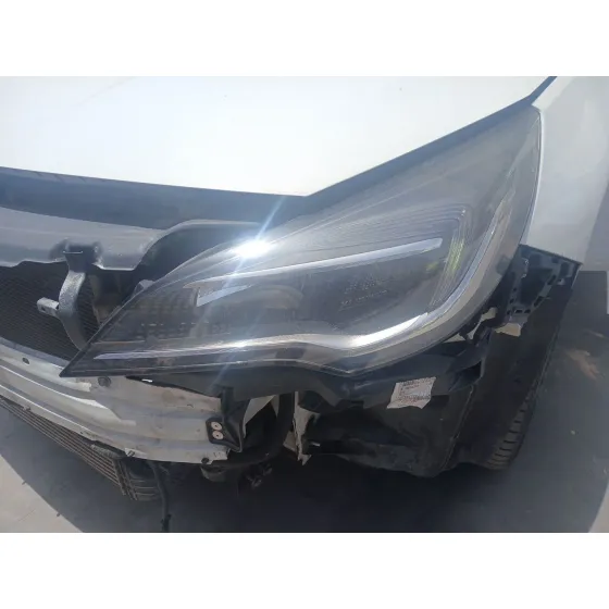 Faro Izquierdo para Opel Astra K Sports Tourer (B16)
