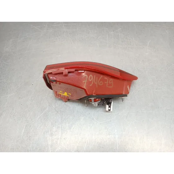 Piloto Trasero Izquierdo Interior para Kia Stonic (Yb)