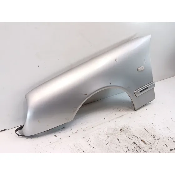 Aleta Delantera Izquierda para Mercedes-Benz Clase E (W210)