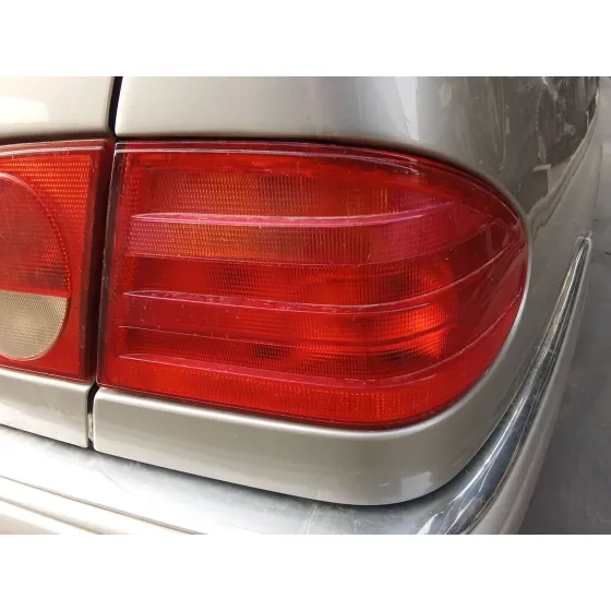 Piloto Trasero Derecho para Mercedes-Benz Clase E (W210)