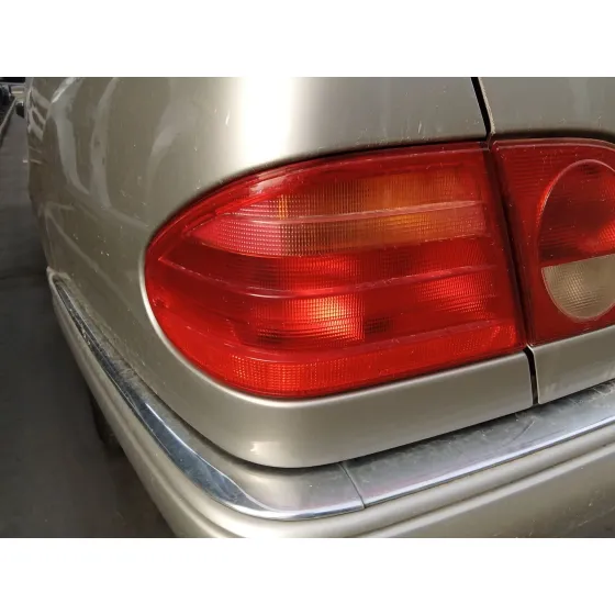 Piloto Trasero Izquierdo para Mercedes-Benz Clase E (W210)