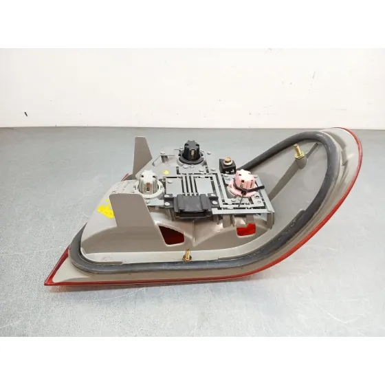 Piloto Trasero Izquierdo para Mercedes-Benz Clase E (W210)