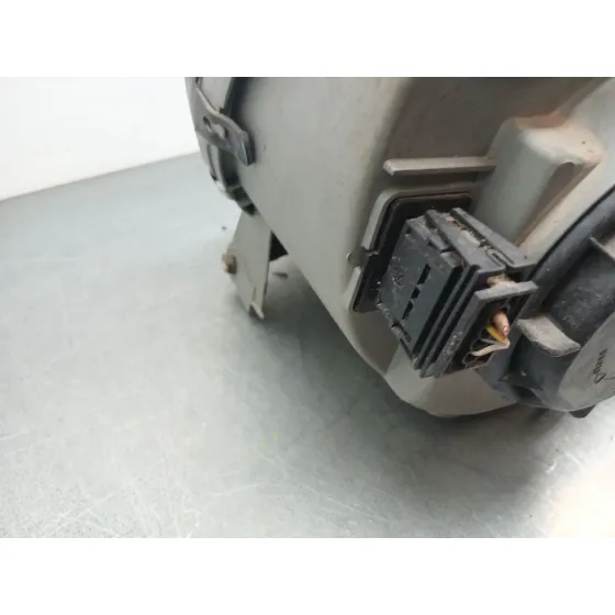 Faro Izquierdo para Mercedes-Benz Clase E (W210)