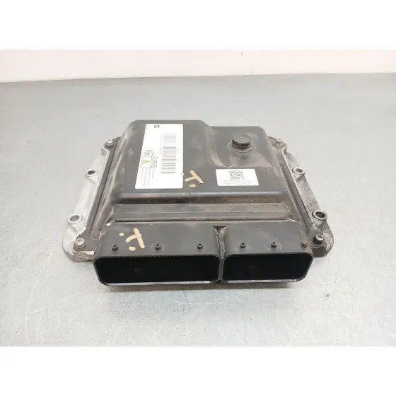 Centralita Motor Uce para Opel Astra J (P10)