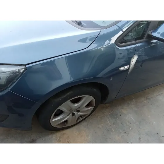 Aleta Delantera Izquierda para Opel Astra J Sports Tourer (P10)
