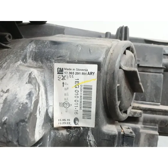 Faro Derecho para Opel Astra J Sports Tourer (P10)