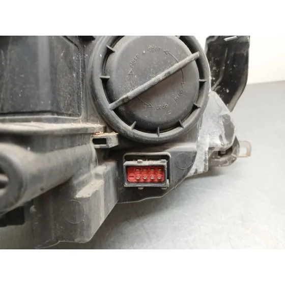 Faro Izquierdo para Opel Astra J Sports Tourer (P10)