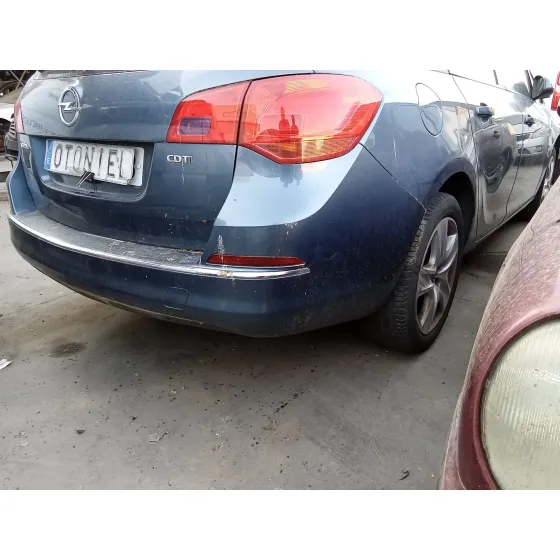 Paragolpes Trasero para Opel Astra J Sports Tourer (P10)