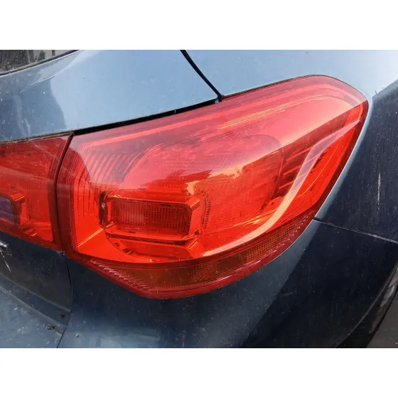Piloto Trasero Derecho para Opel Astra J Sports Tourer (P10)