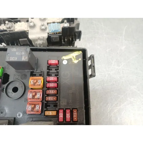 Caja Reles / Fusibles para Opel Astra J Sports Tourer (P10)