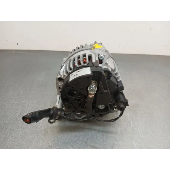 Alternador para Audi A3 (8L1)