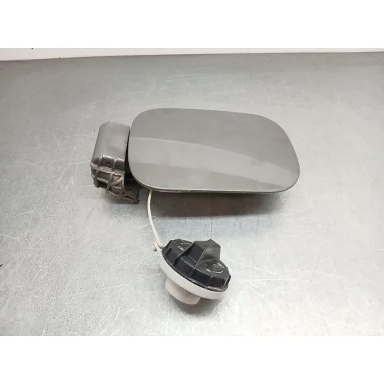 Tapa Exterior Combustible para Kia Stonic (Yb)
