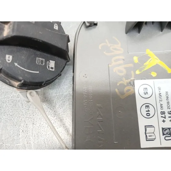 Tapa Exterior Combustible para Kia Stonic (Yb)
