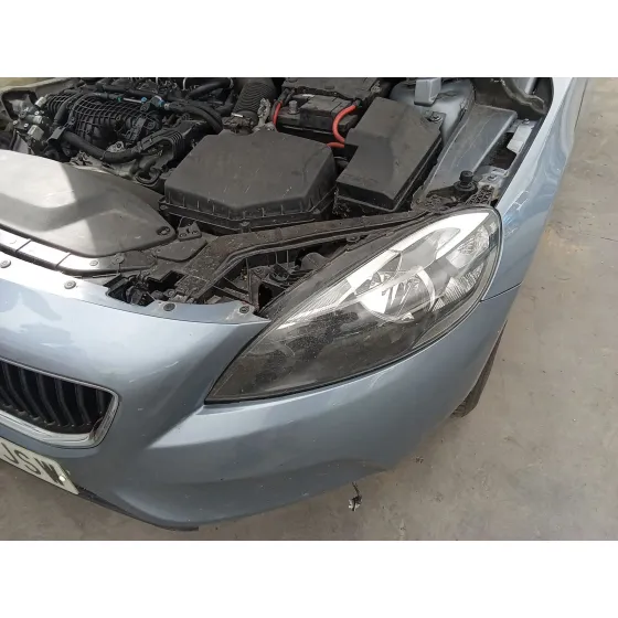 Faro Izquierdo para Volvo V40 Hatchback (525)