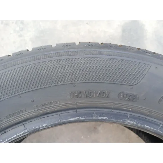 Neumatico para Volvo V40 Hatchback (525)